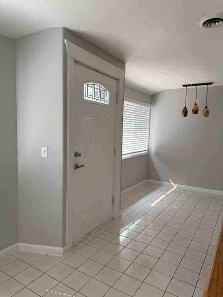 1690 Longview Way Nw - Photo 5 of 22