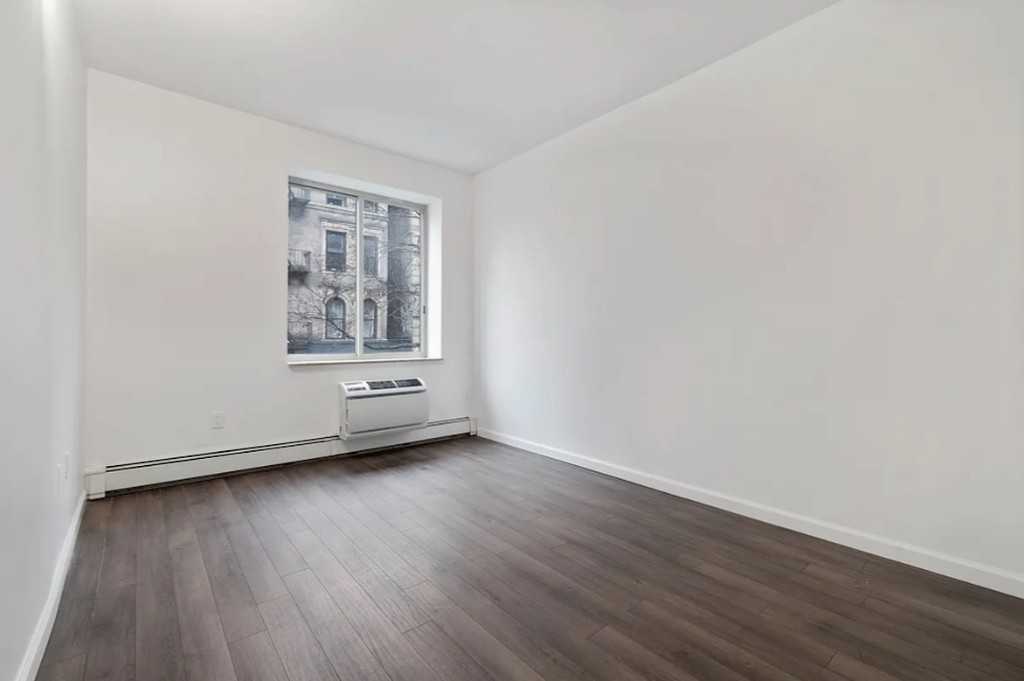 E 2nd St #2I - Photo 2 of 8