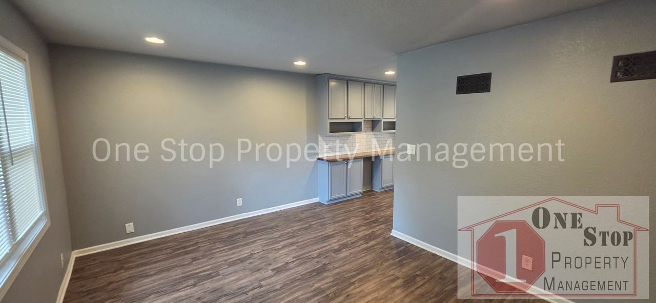 608 Ne Florence Ave #A - Photo 4 of 28