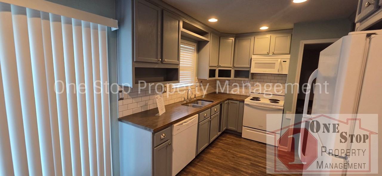 608 Ne Florence Ave #A - Photo 6 of 28