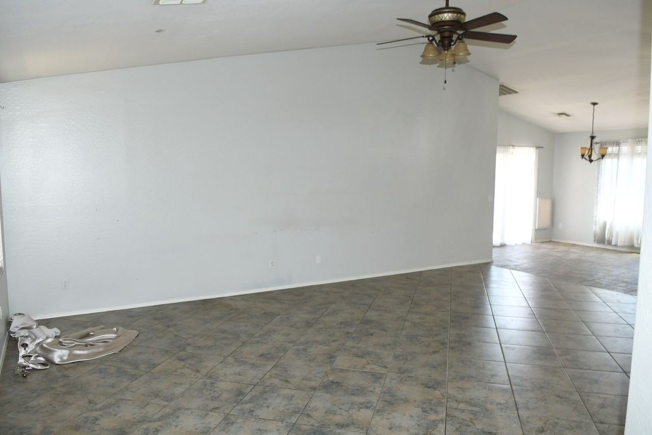 13950 W Maui Ln - Photo 2 of 18