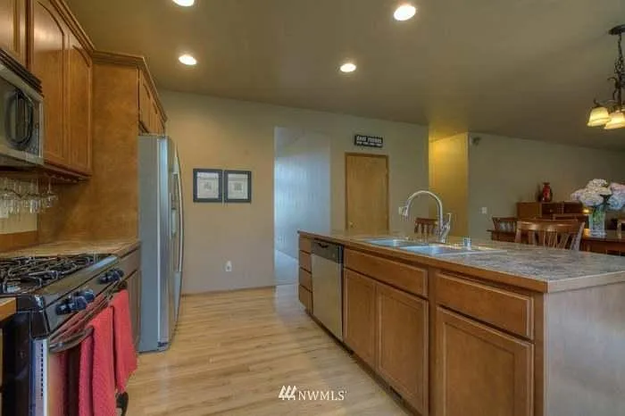 2508 Blaine Ave Ne #1 - Photo 5 of 23