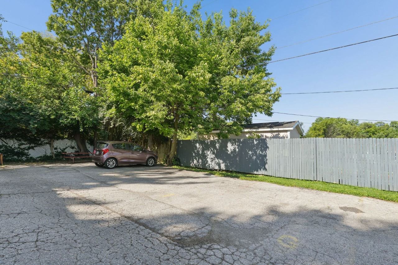 815 Riverview Dr #G - Photo 2 of 40