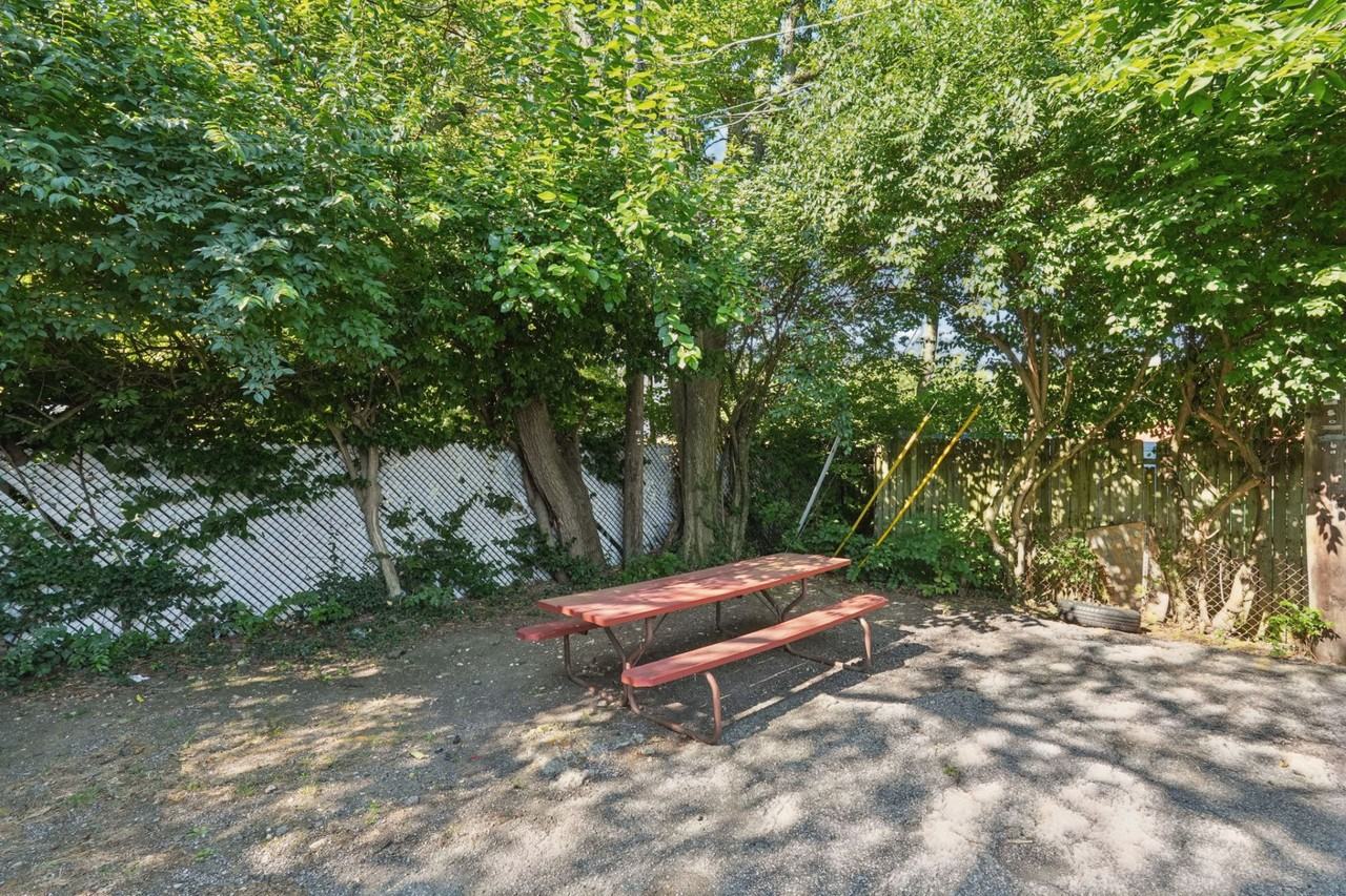 815 Riverview Dr #G - Photo 4 of 40