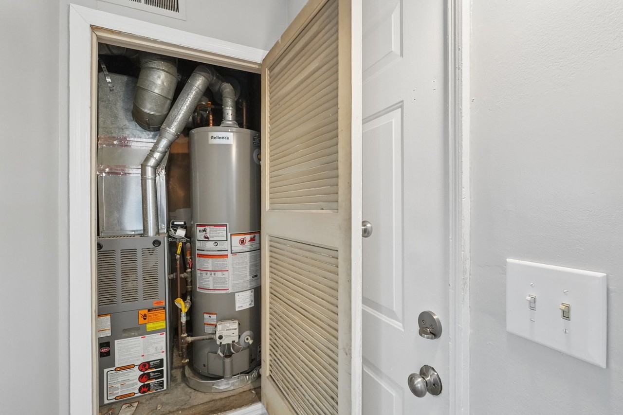 815 Riverview Dr #G - Photo 7 of 40