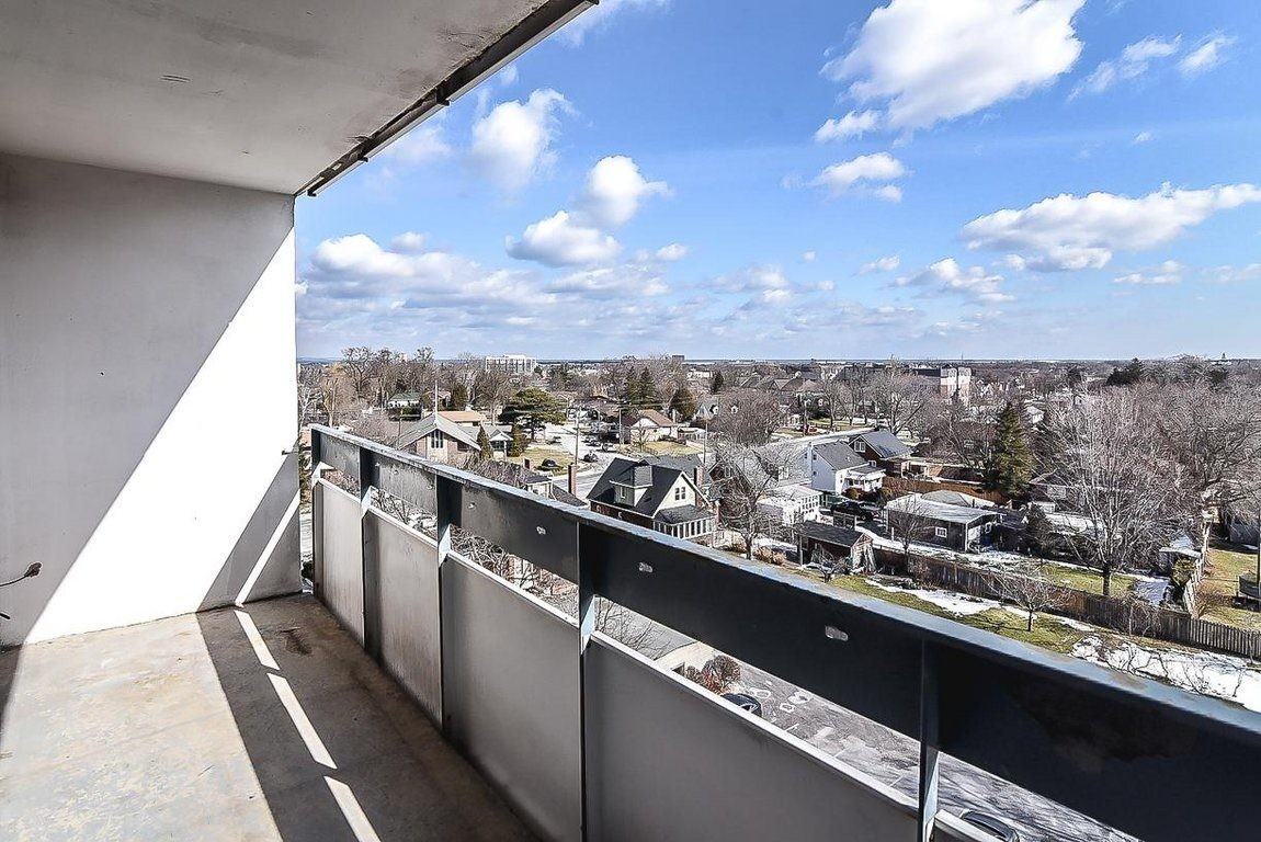 Robinson Towers - Photo 2 of 17