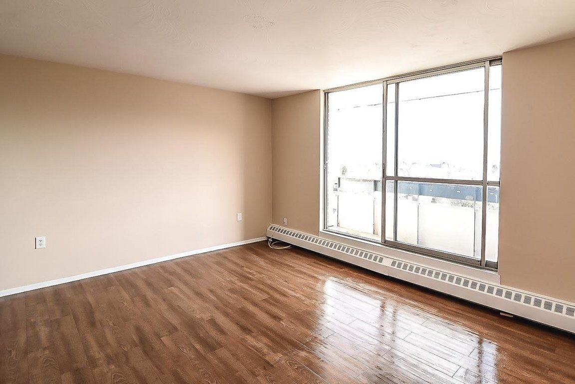 Robinson Towers - Photo 5 of 17