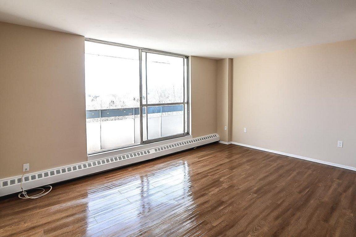 Robinson Towers - Photo 6 of 17