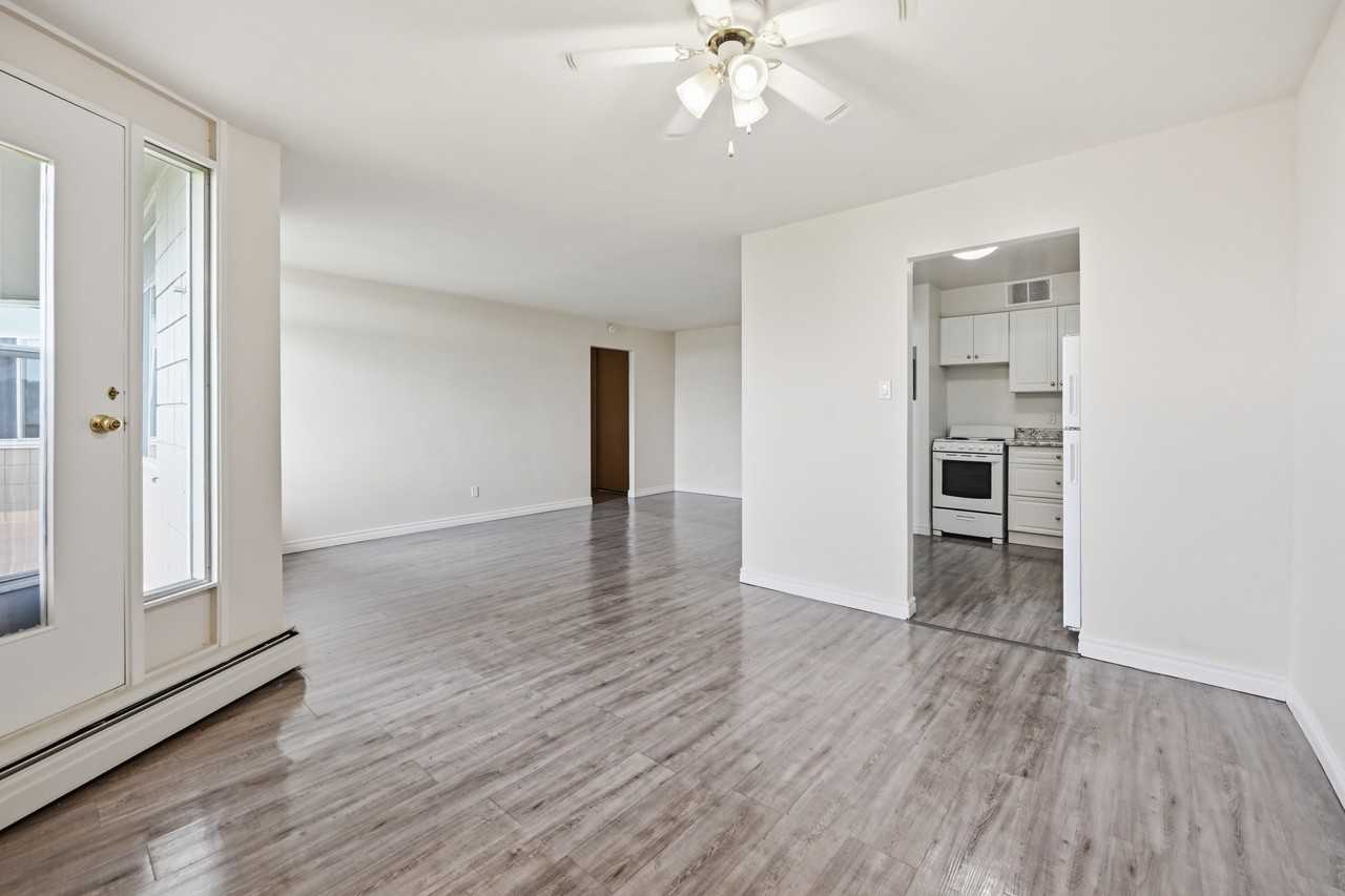 Bel Gal Estates - Corinthian - Photo 5 of 15