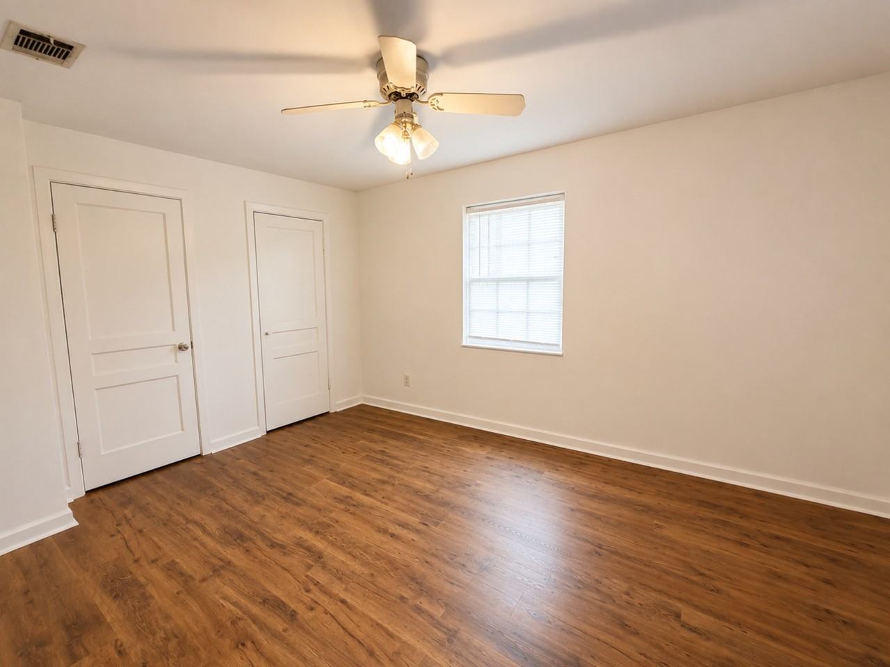 924 4th Ave S - Photo 4 of 6