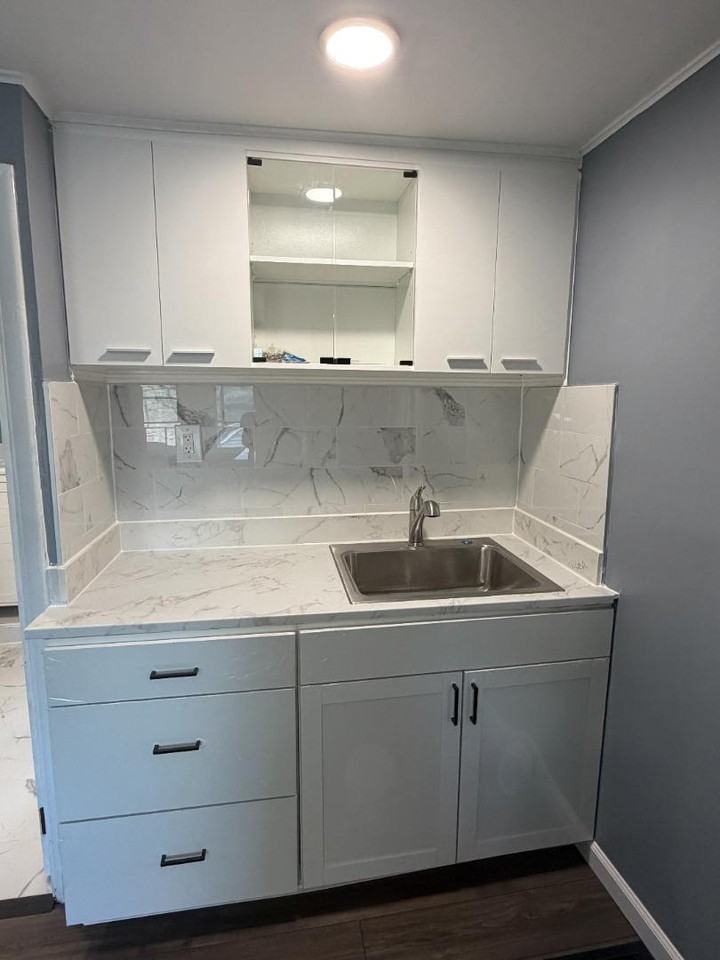 308 Ivyhurst Rd N Upper - Photo 3 of 10
