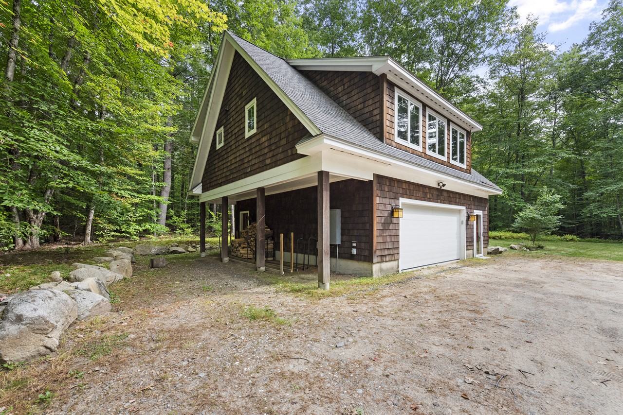 20 Circle Dr - Photo 2 of 26