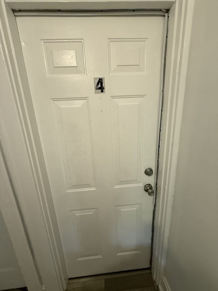 2748 Harris Ave #4 - Photo 4 of 15