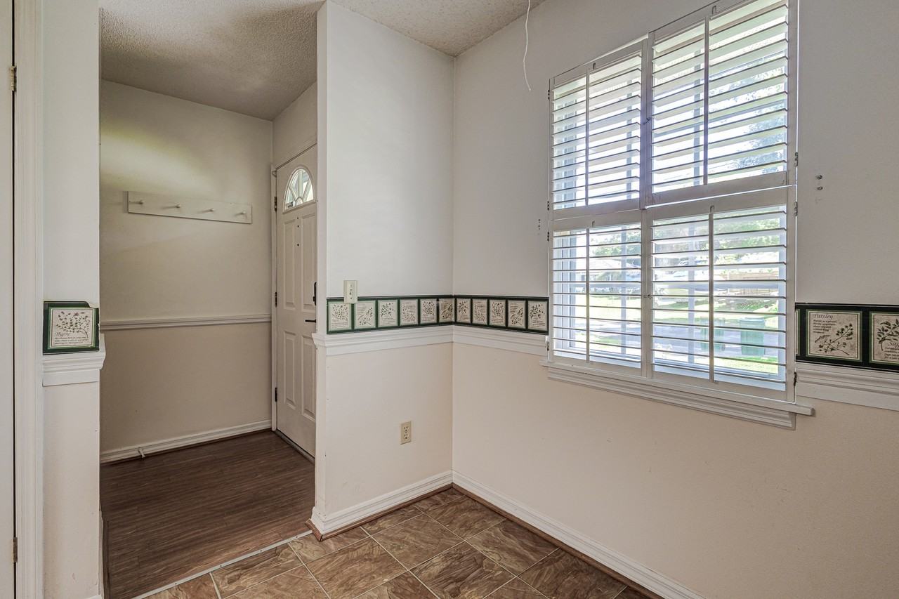 205 Trout Ave - Photo 2 of 26