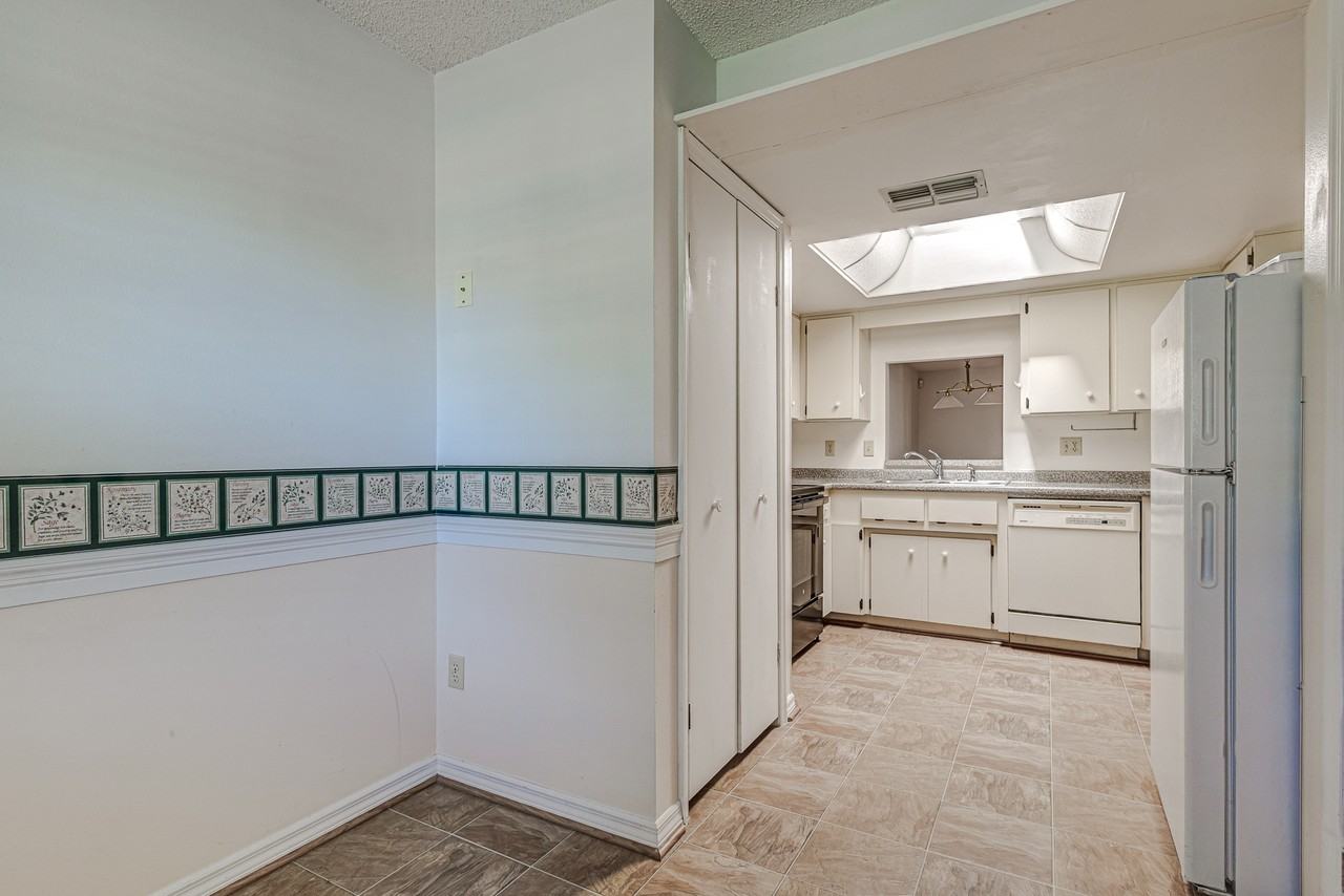 205 Trout Ave - Photo 3 of 26