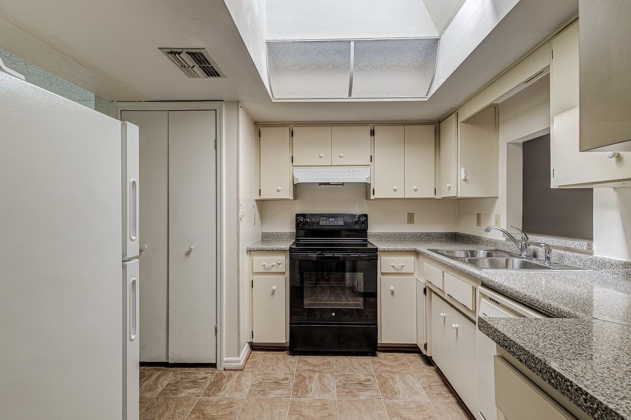 205 Trout Ave - Photo 4 of 26