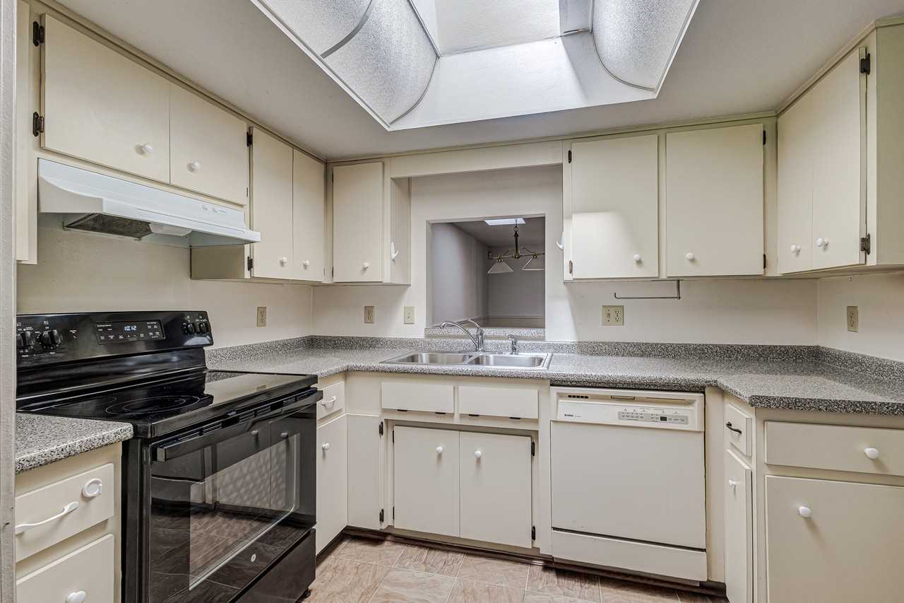 205 Trout Ave - Photo 5 of 26