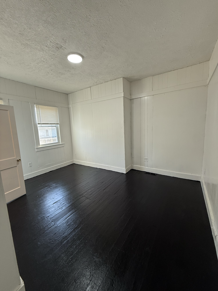 28 W 5th St #C - Photo 5 of 12