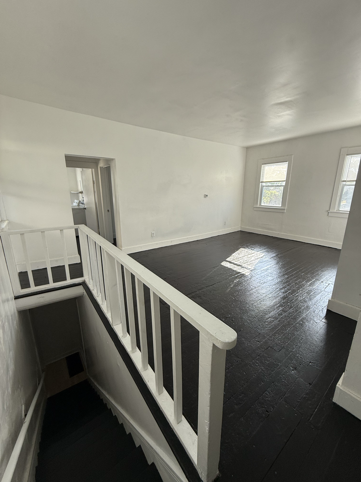 28 W 5th St #C - Photo 6 of 12