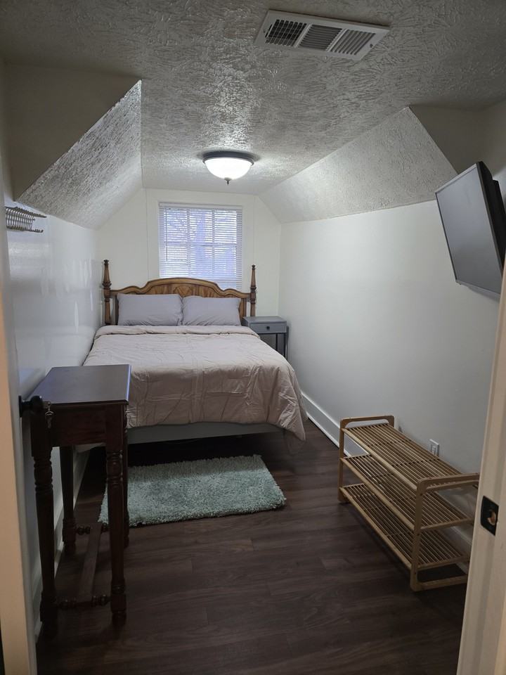 1834 Highland Ave #D - Photo 7 of 11