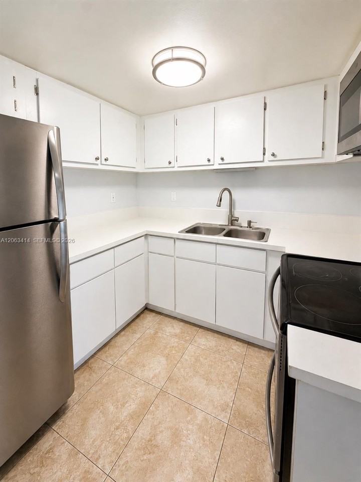 5780 Sw 61st St #5782 - Photo 5 of 11