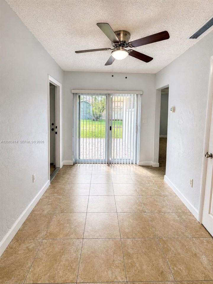 5780 Sw 61st St #5782 - Photo 6 of 11