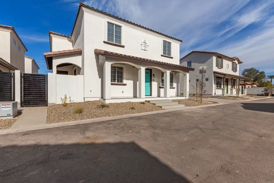 7621 E University Dr #108