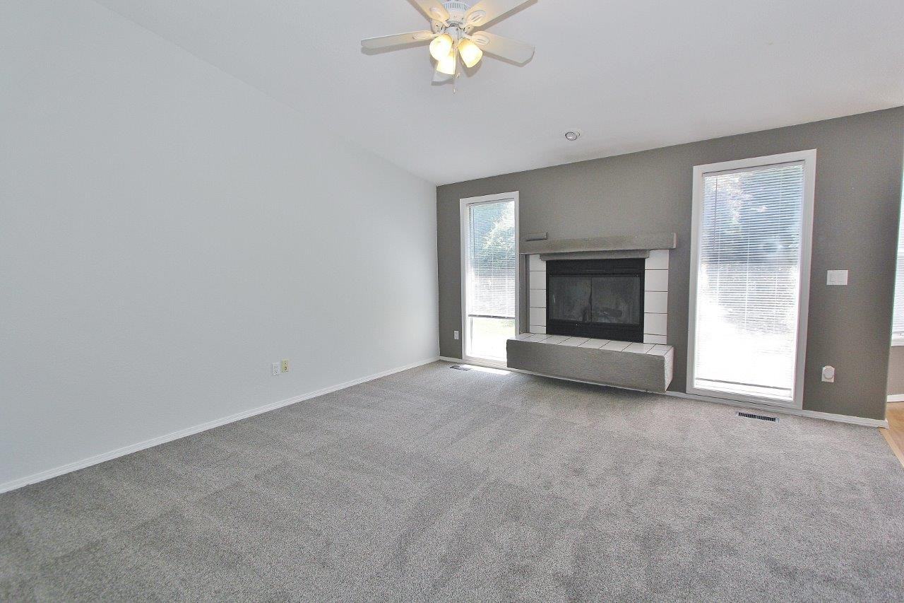12053 W Hickory Dr - Photo 3 of 30