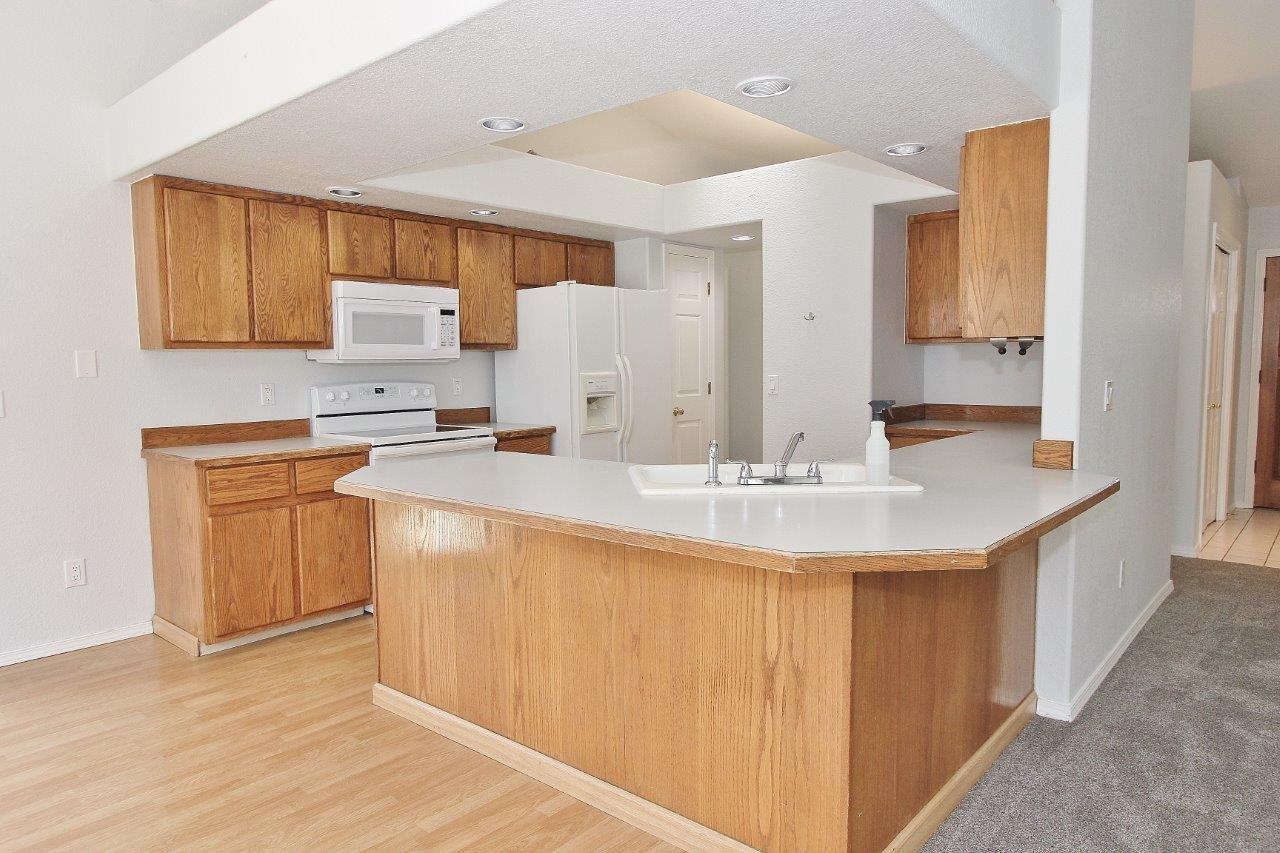 12053 W Hickory Dr - Photo 7 of 30