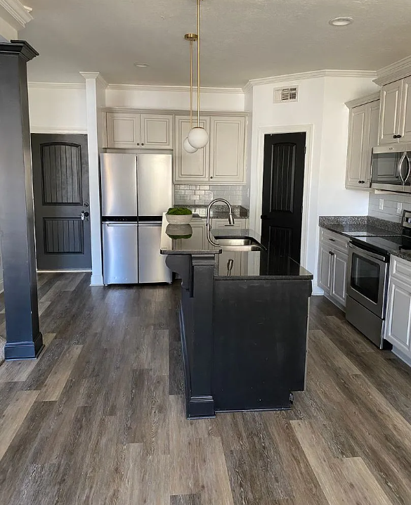 806 Richards Ct - Photo 3 of 12
