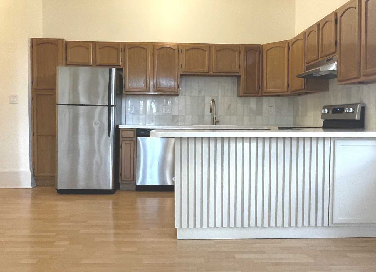 934 E 11th Ave #A - Photo 4 of 11