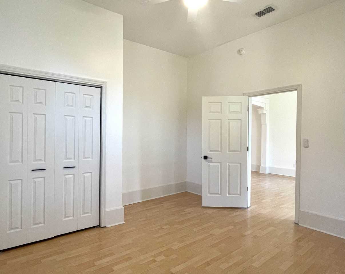 934 E 11th Ave #A - Photo 5 of 11