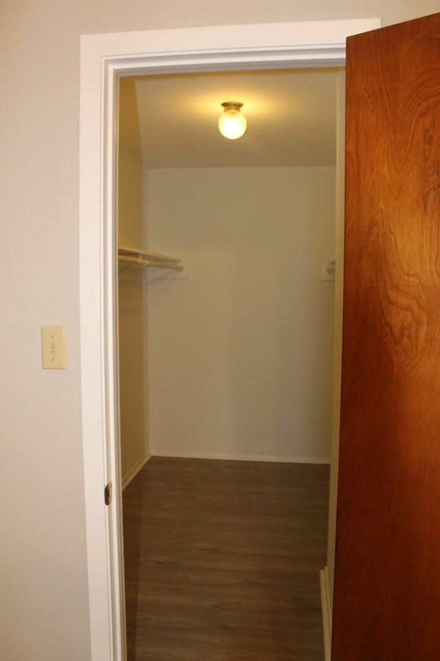 1414 N Live Oak St - Photo 3 of 33