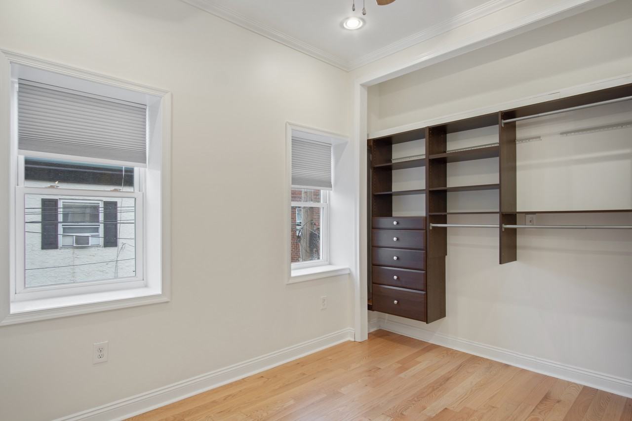 2355 E Harold St - Photo 3 of 18