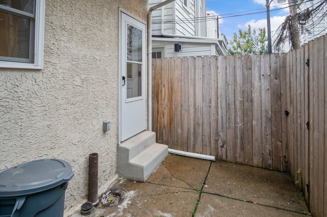 2355 E Harold St - Photo 4 of 18