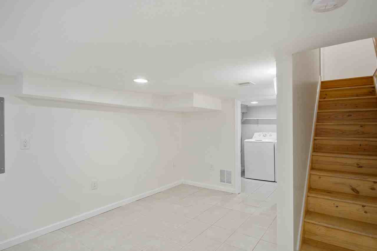 2355 E Harold St - Photo 7 of 18