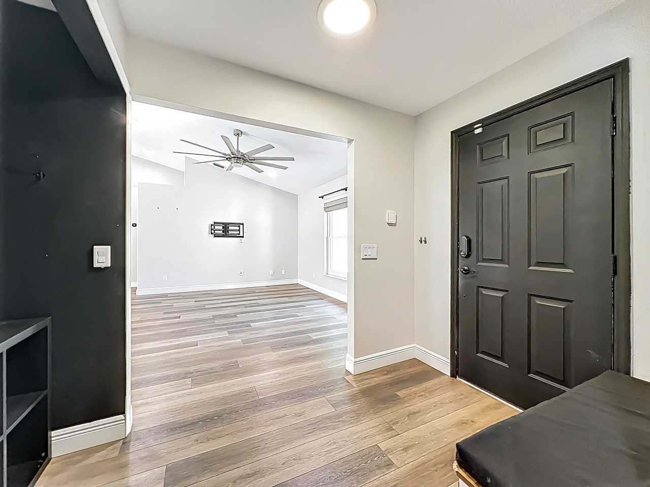 1342 Richwood Cir #1 - Photo 4 of 32