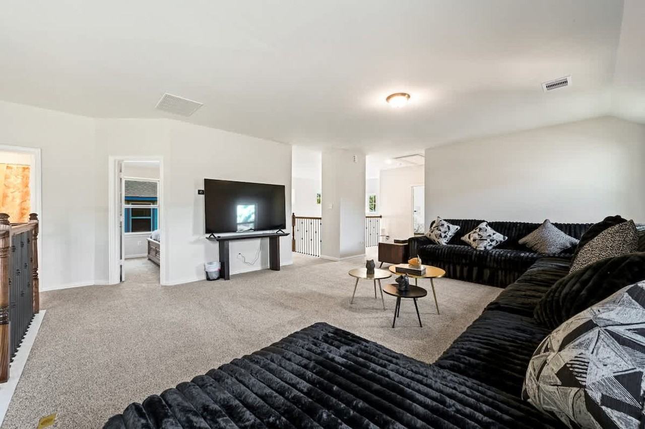 202 Brecon Buff Dr #1596557P - Photo 3 of 24