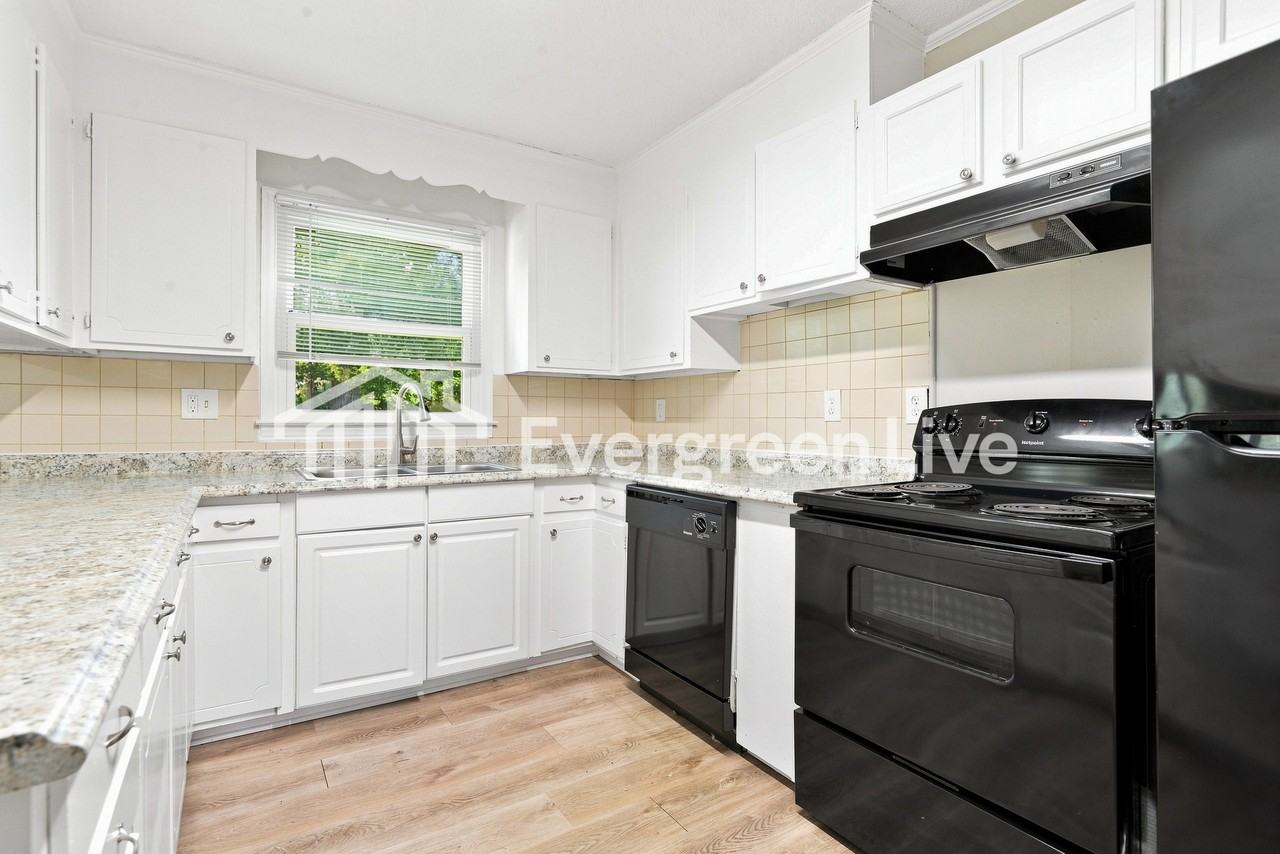 3402 Cinderella Dr - Photo 3 of 10