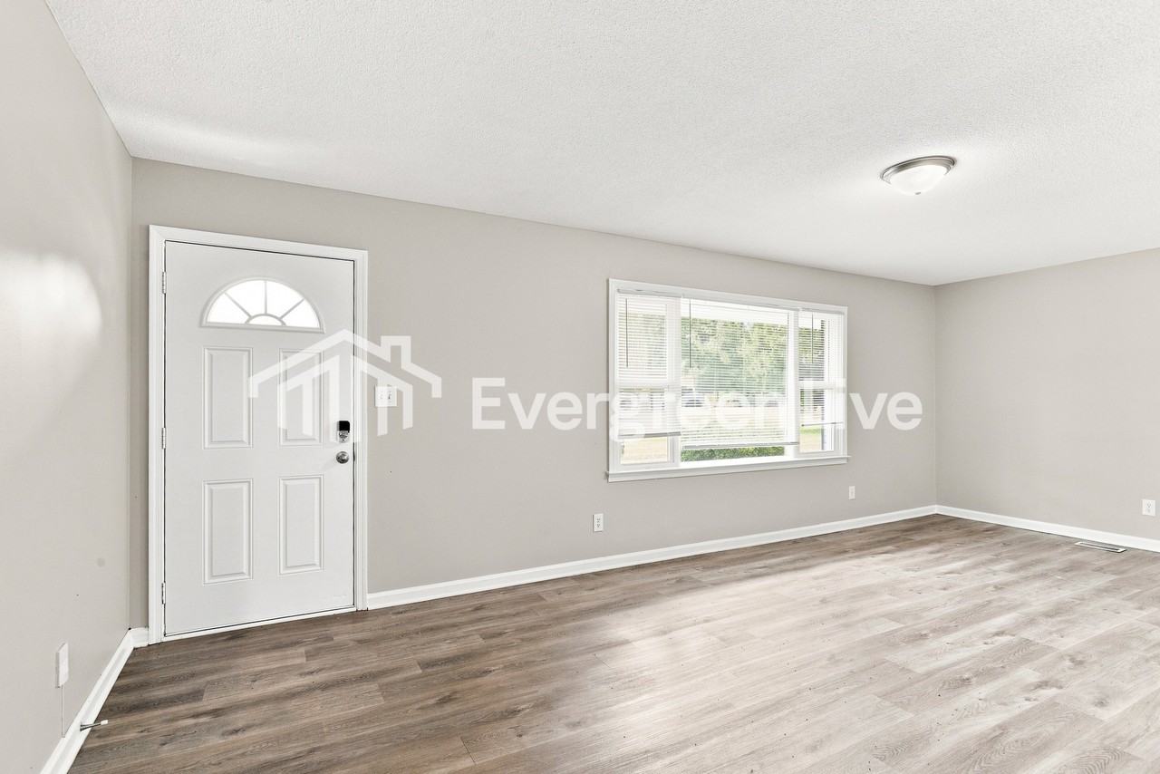 3402 Cinderella Dr - Photo 4 of 10