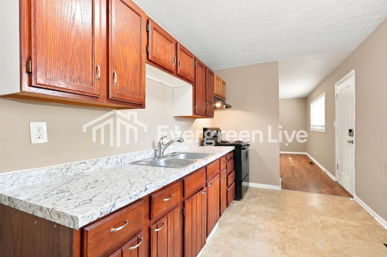 3007 Woodway Rd - Photo 4 of 15