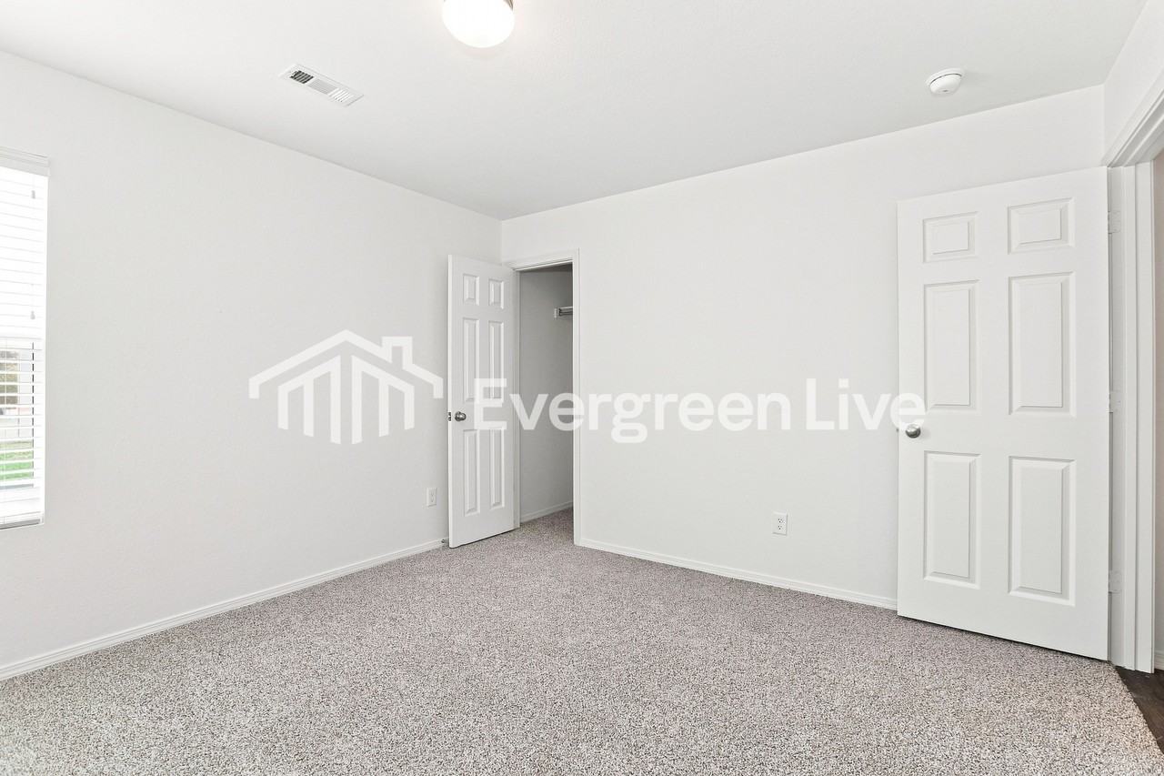4056 Kings River Trl - Photo 7 of 15
