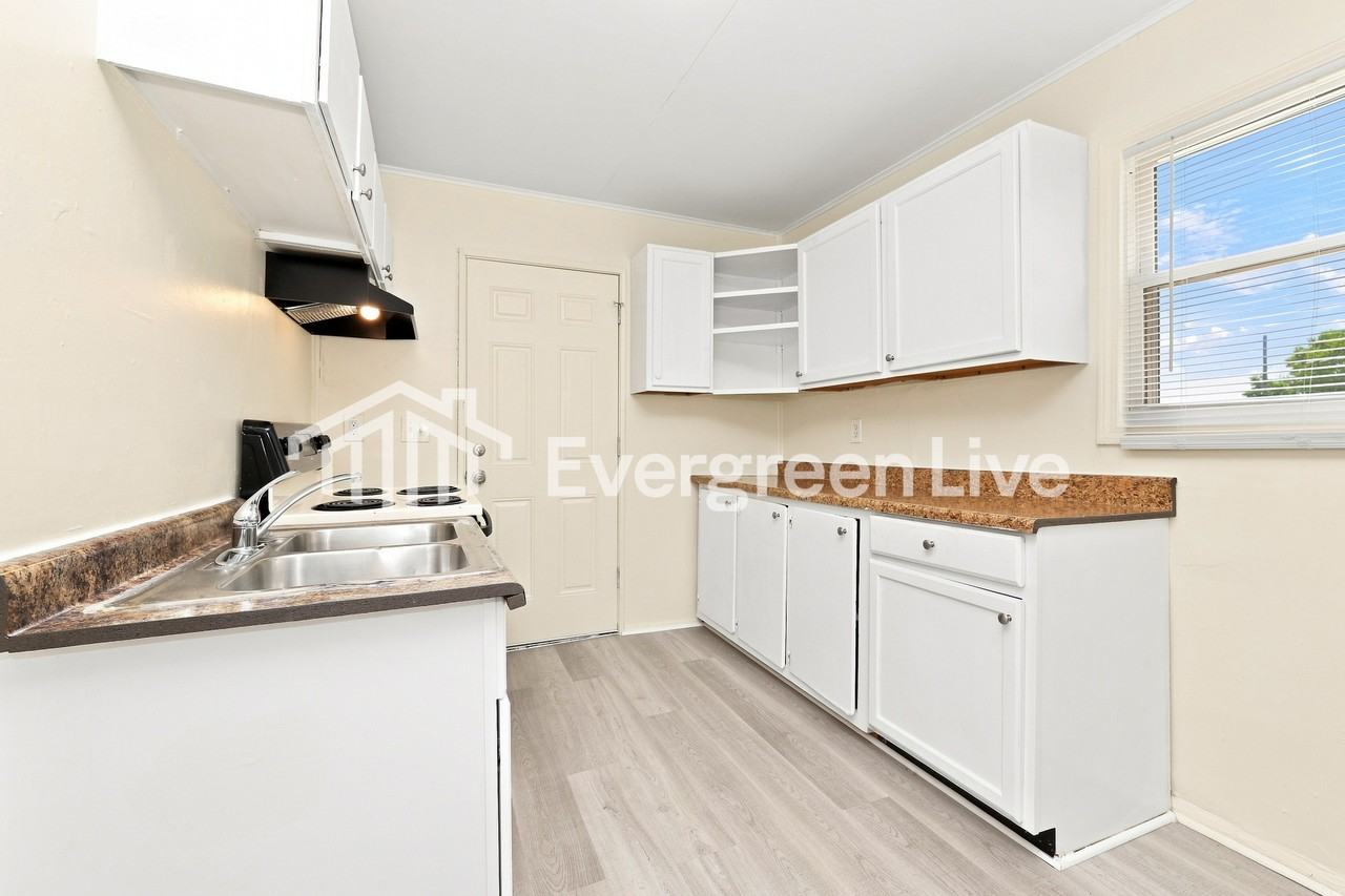 260 Pat Ln - Photo 6 of 15
