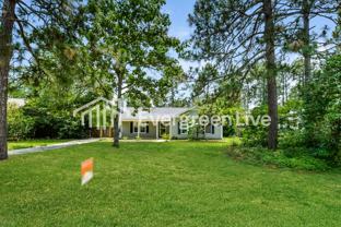 204 Castlewood Ln - Photo 1 of 1