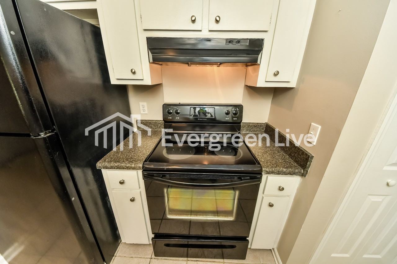 204 Castlewood Ln - Photo 6 of 15