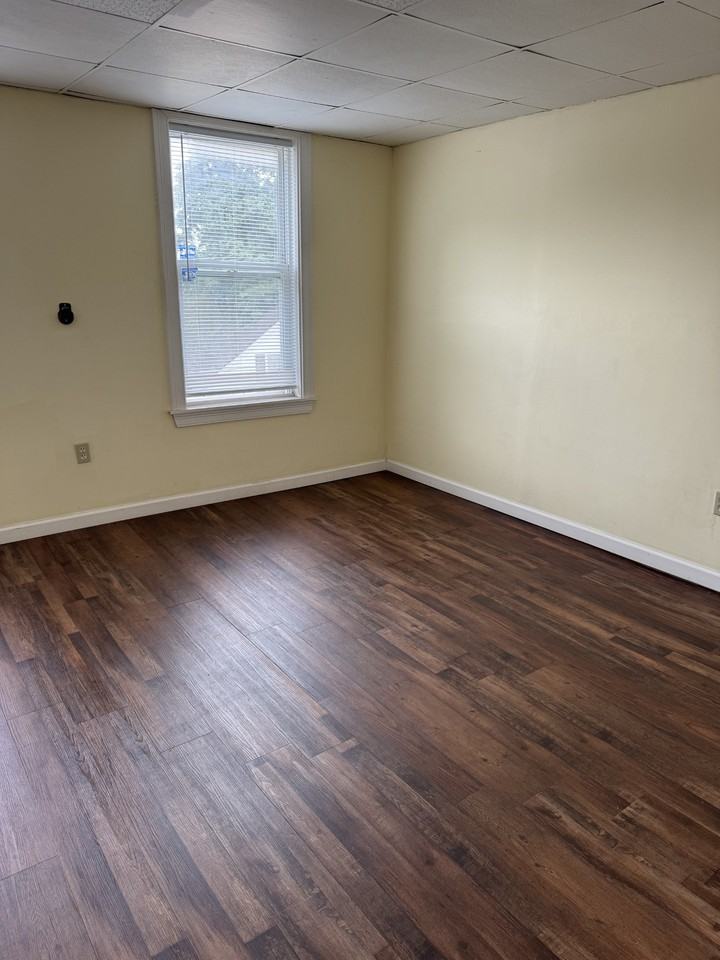 81 Lane Street - Photo 7 of 13