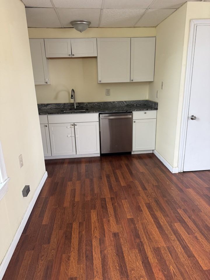 81 Lane Street - Photo 2 of 13