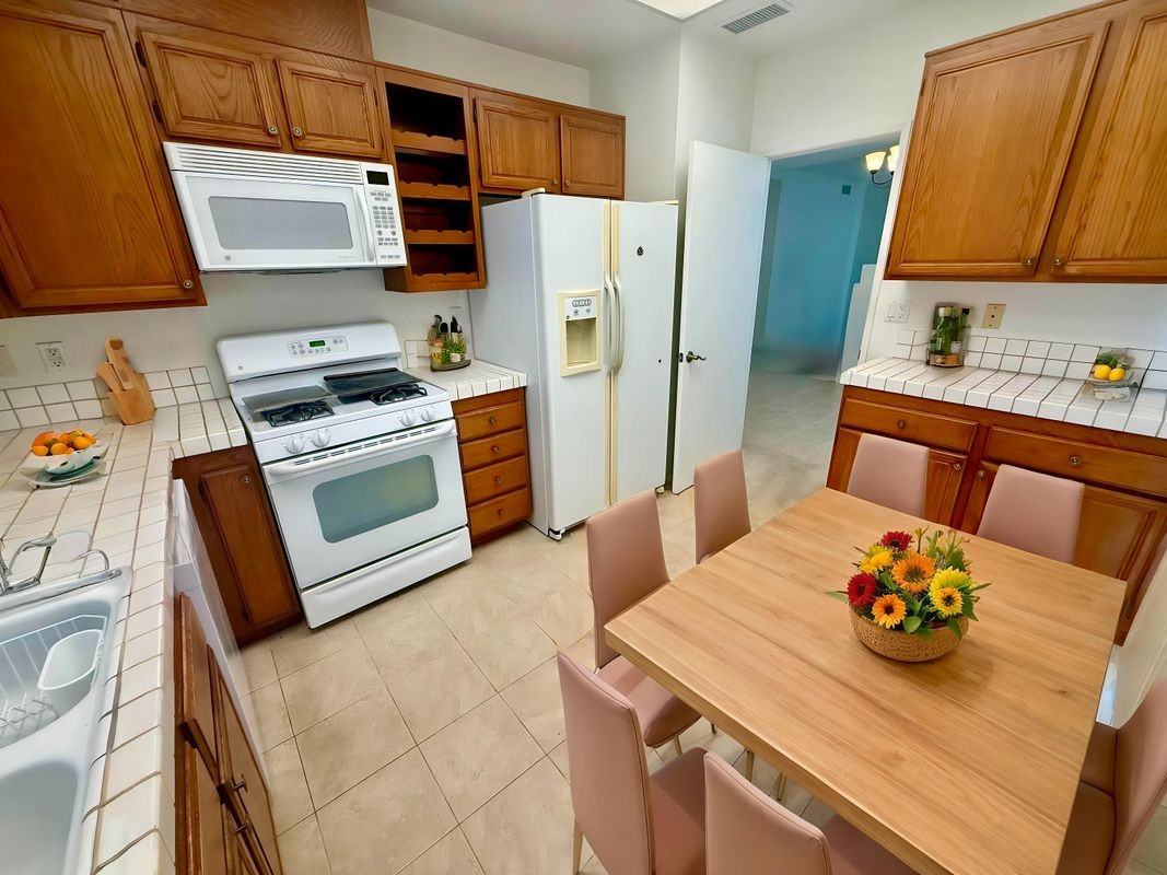 2484 Links Way - Photo 3 of 7