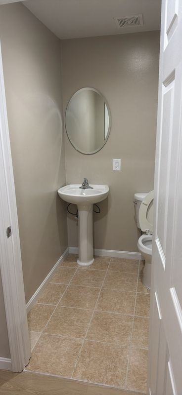 17673 Avenel Ln - Photo 6 of 10
