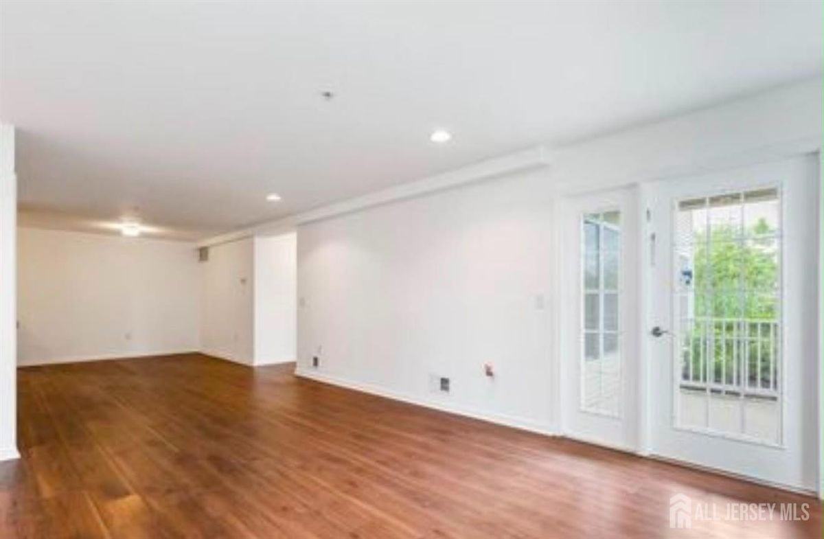 106 Chariot Ct - Photo 4 of 19